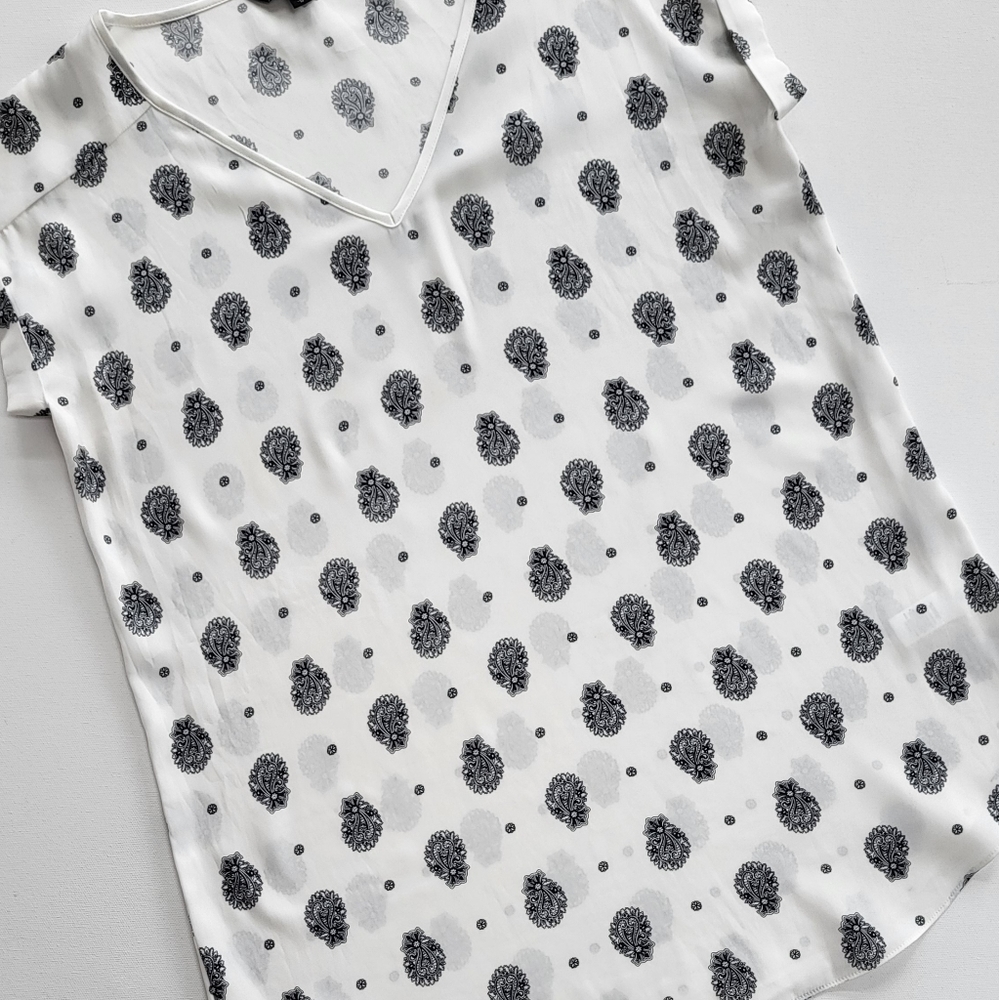 Express White/Black Roll Sleeve Top